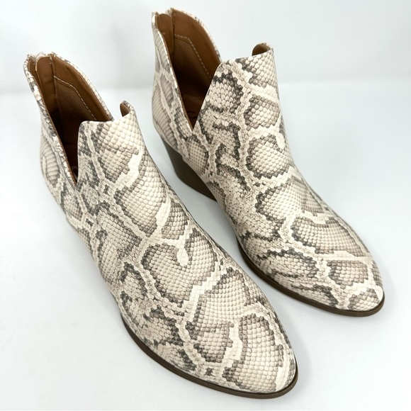 SO° Barb Bone Women's Snake Ankle Boots - Picture 12 of 13